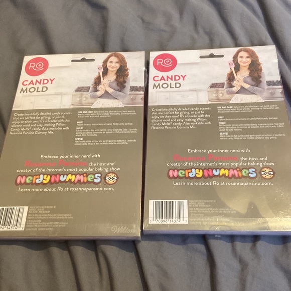 2 Wilton Pixelated Hearts Candy Mold Silicone 12 Heart Molds by Rosanna Pansino - Picture 2 of 3